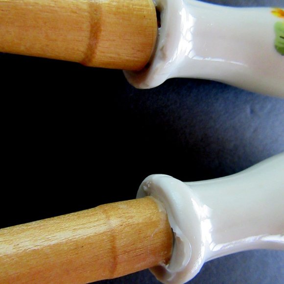 Ceramic & wood yellow floral fork and spoon salad serving pieces - Japan - Picture 11 of 12